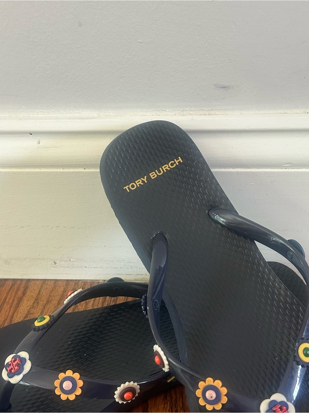 Tory Burch Marguerite 2 Rubber Jelly Flip Flop - Picture 4 of 11
